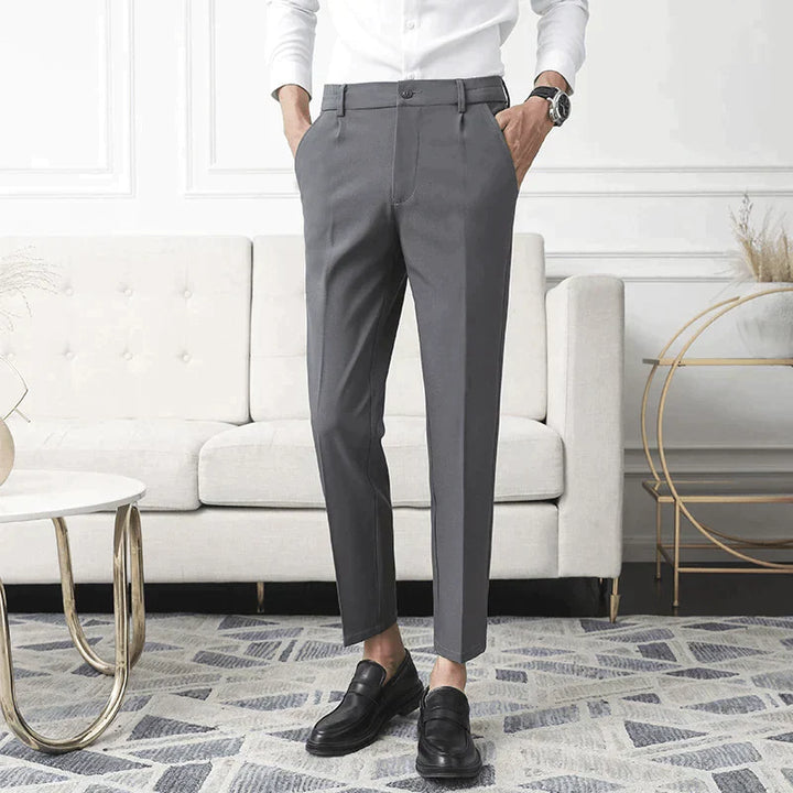 Black Emma & Rose Manhattan Janneke™ Amista stretch pantalon, fitted women's pants with comfortable stretch fabric.