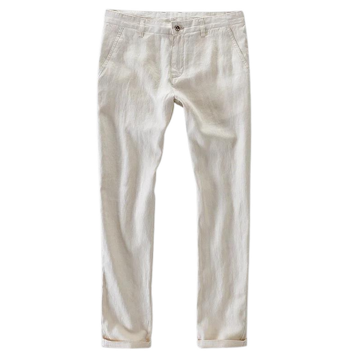 Emma & Rose Manhattan Lars™ casual khaki pants with a relaxed fit, shown on a model with front pockets and belt loops.