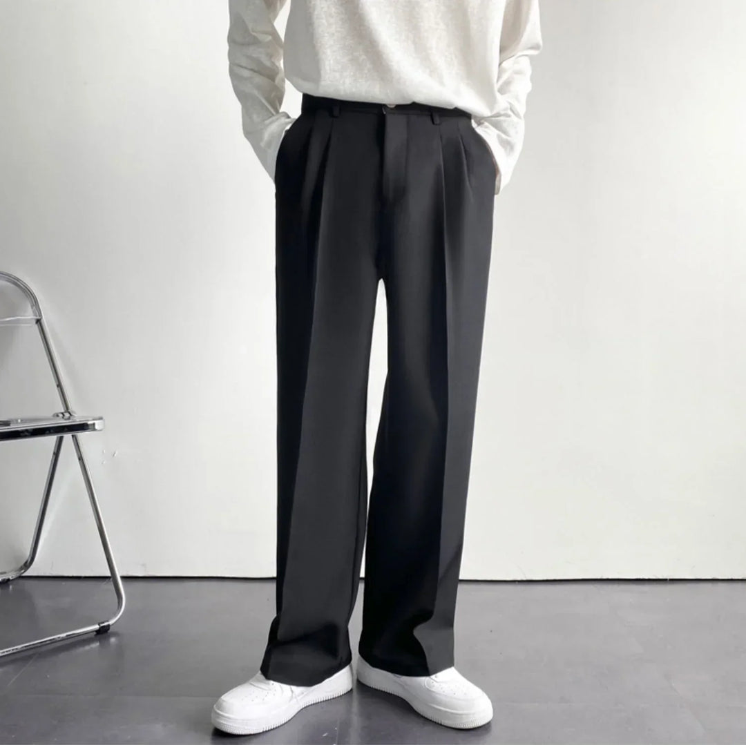 Black Pascal™ London Pantalon by Emma & Rose Manhattan, tailored fit with side pockets and belt loops, front view.