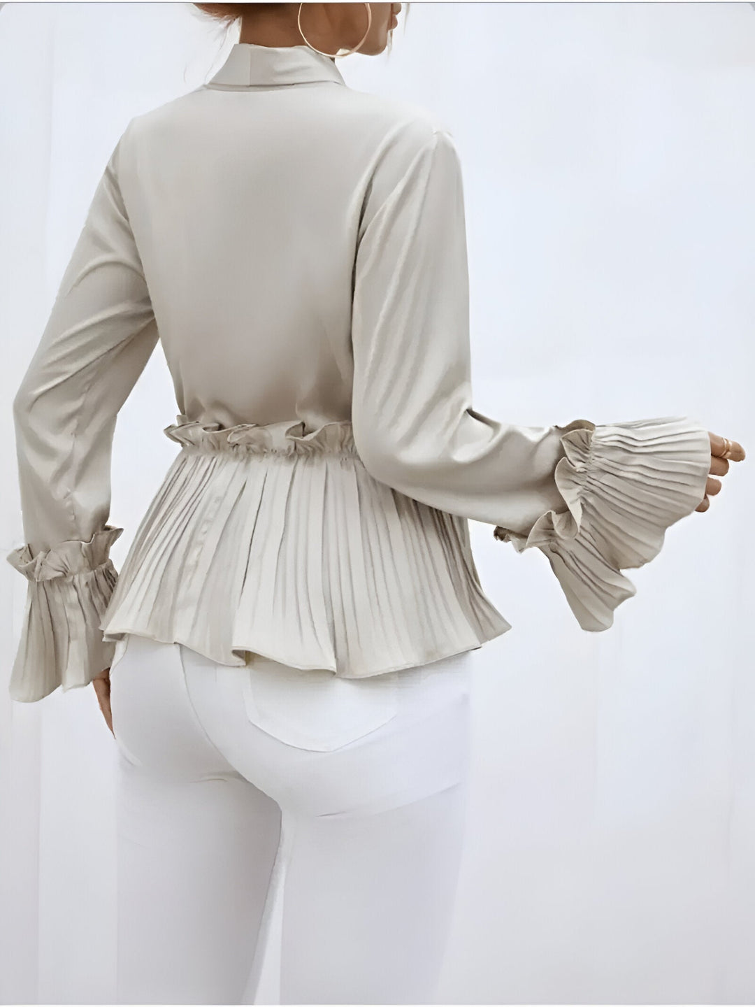 Boé - Elegant Blouse with Pleat Detail