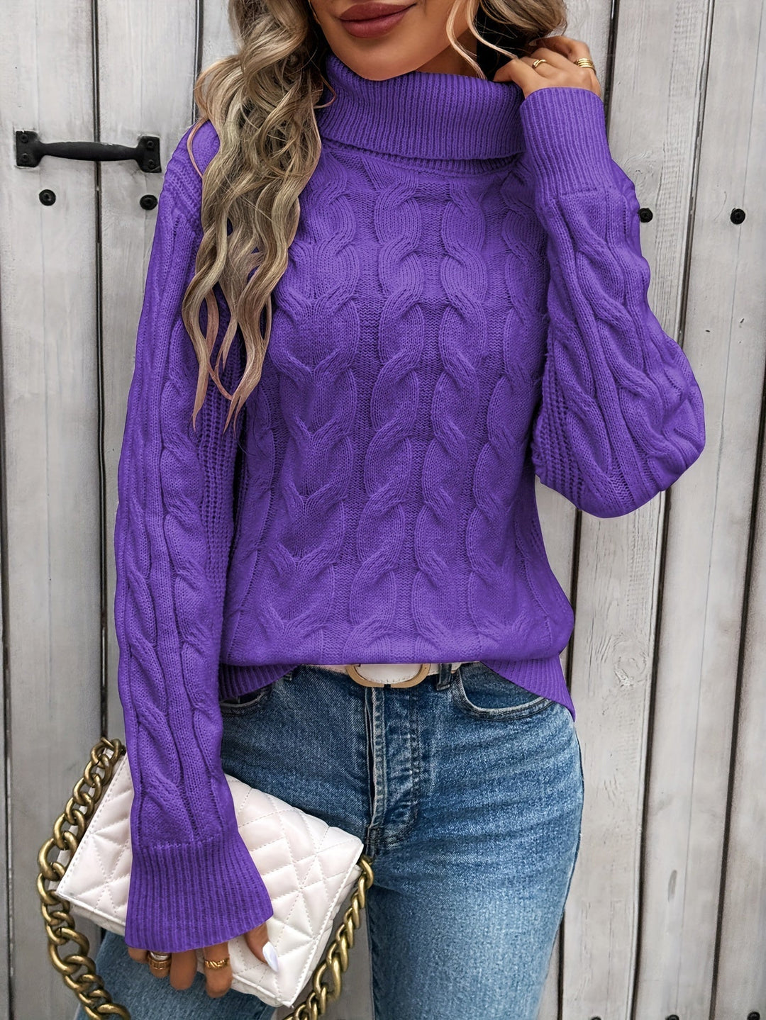 Ivindra - Elegant Knitted Turtleneck