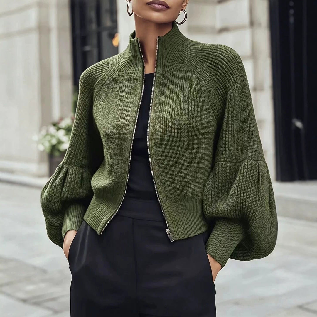 Fluffy sweater for women with lantern sleeves - Soft and textured