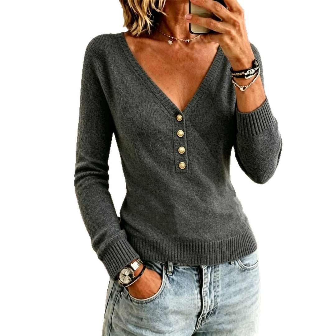 Simple Knit V-Neck Sweater for Women – A Comfortable and Elegant Fall-Winter Style