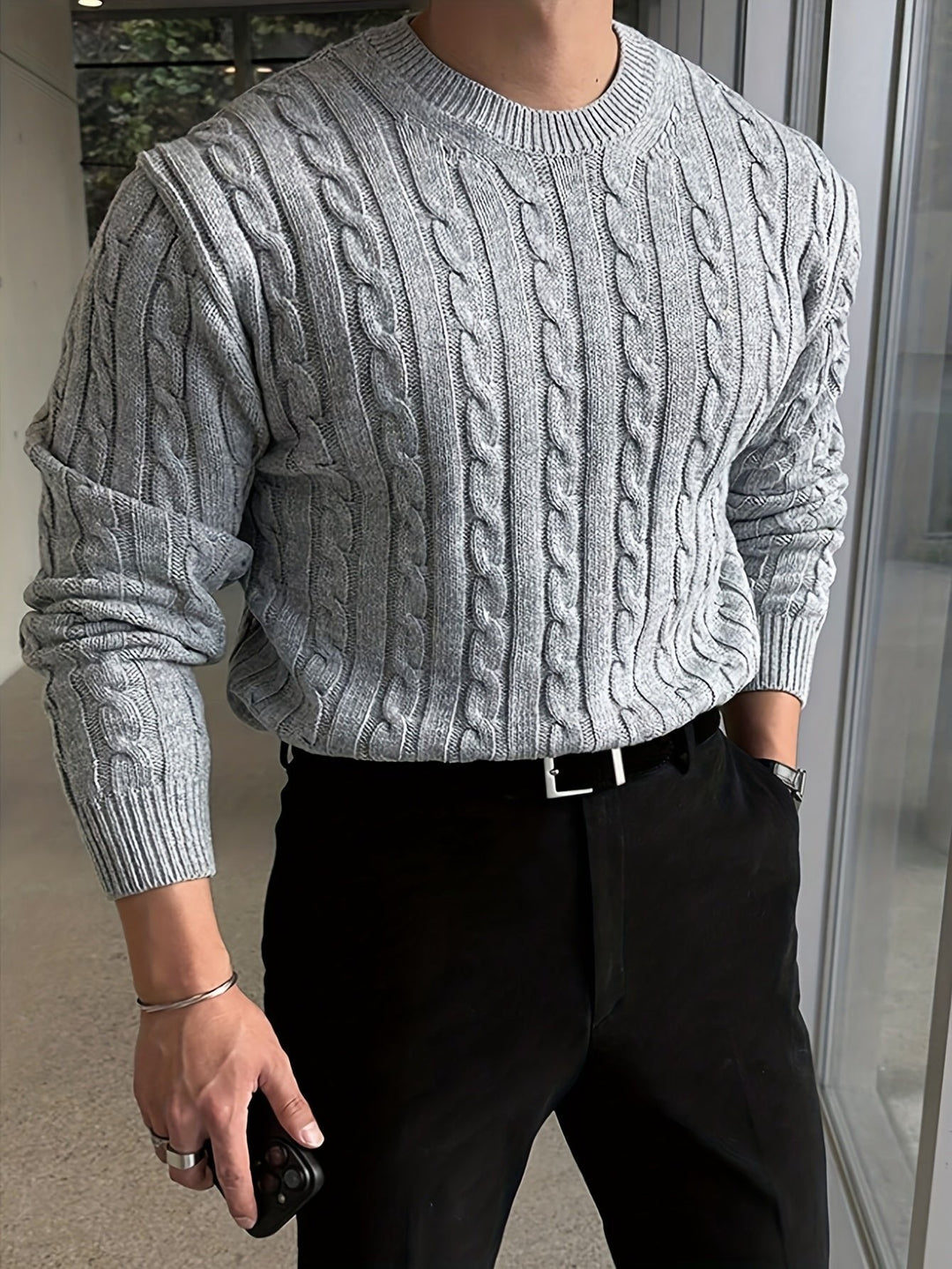Maxim | Classic and Comfortable Men's Cable Knit Sweater