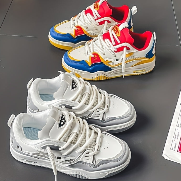 Men's Lightweight Sneakers with Laces and Contrast Details