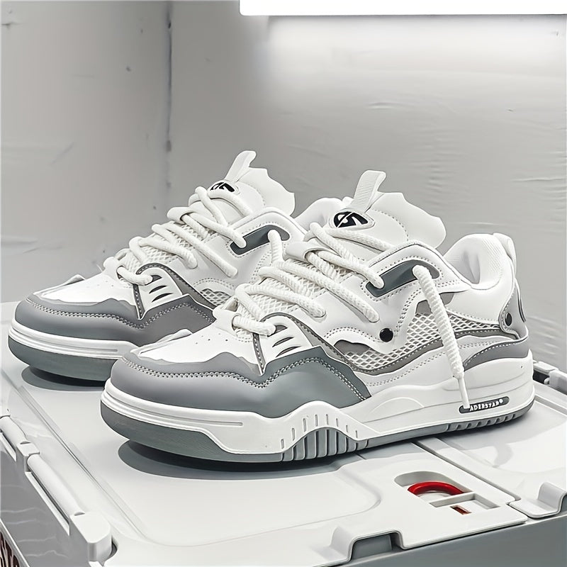 Men's Lightweight Sneakers with Laces and Contrast Details