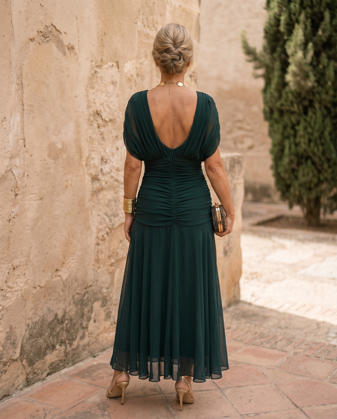 Elegant Emma & Rose Cape Town maxi dress with sweetheart neckline, perfect for parties, shown in a photorealistic high-resolution fashion image.
