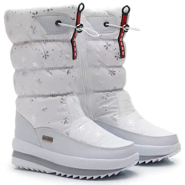 Quilted Snow Boots with Trekking Sole and Zipper for Women