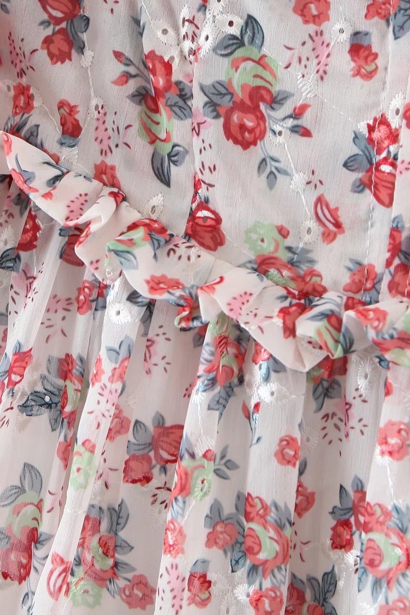 Help - Maxi Dress with Off-Shoulder Floral Print