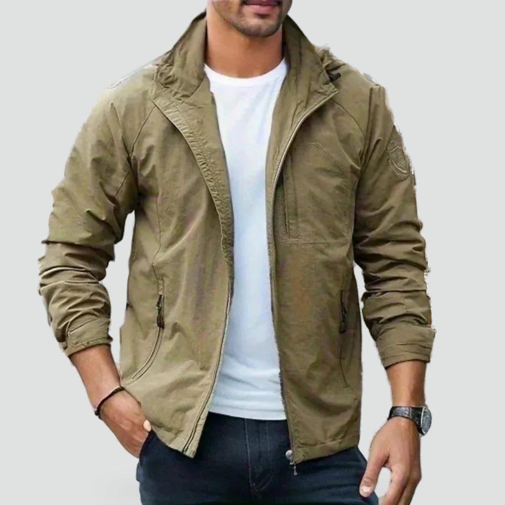 Men's Lightweight Jacket with Water-Repellent Properties and Breathable Material
