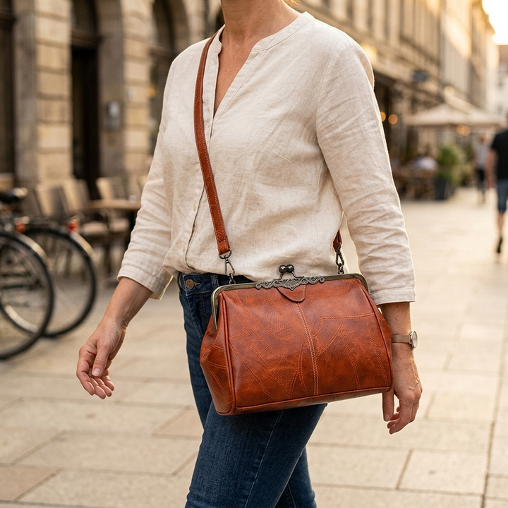 Bellora Vintage Kiss Lock Handbag - Elena Harper