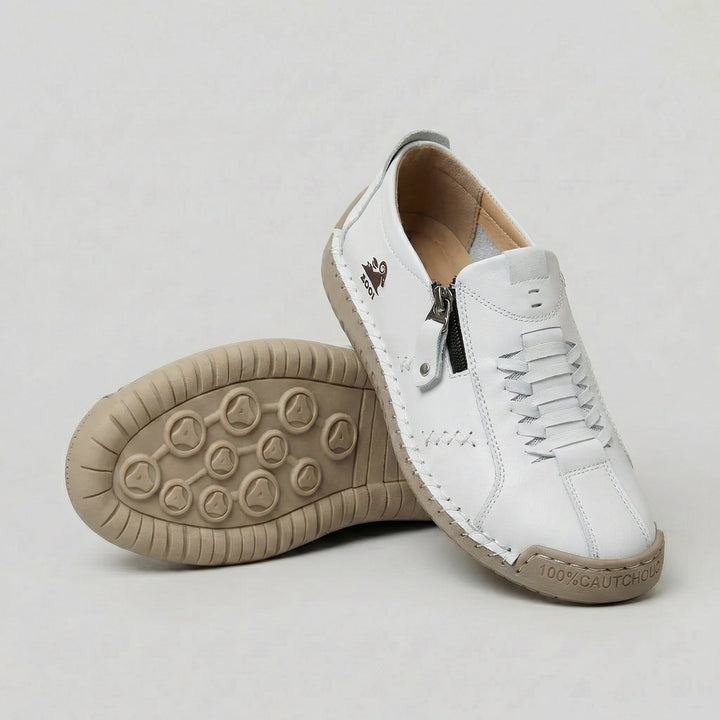 Katherine – A refined comfort with a practical zip closure