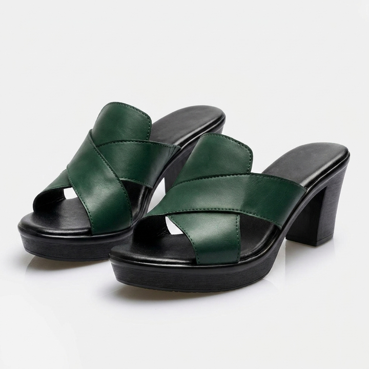Emma & Rose Cape Town Daniela elegant and comfortable sandals with beige straps and low block heel, stylish for casual wear.