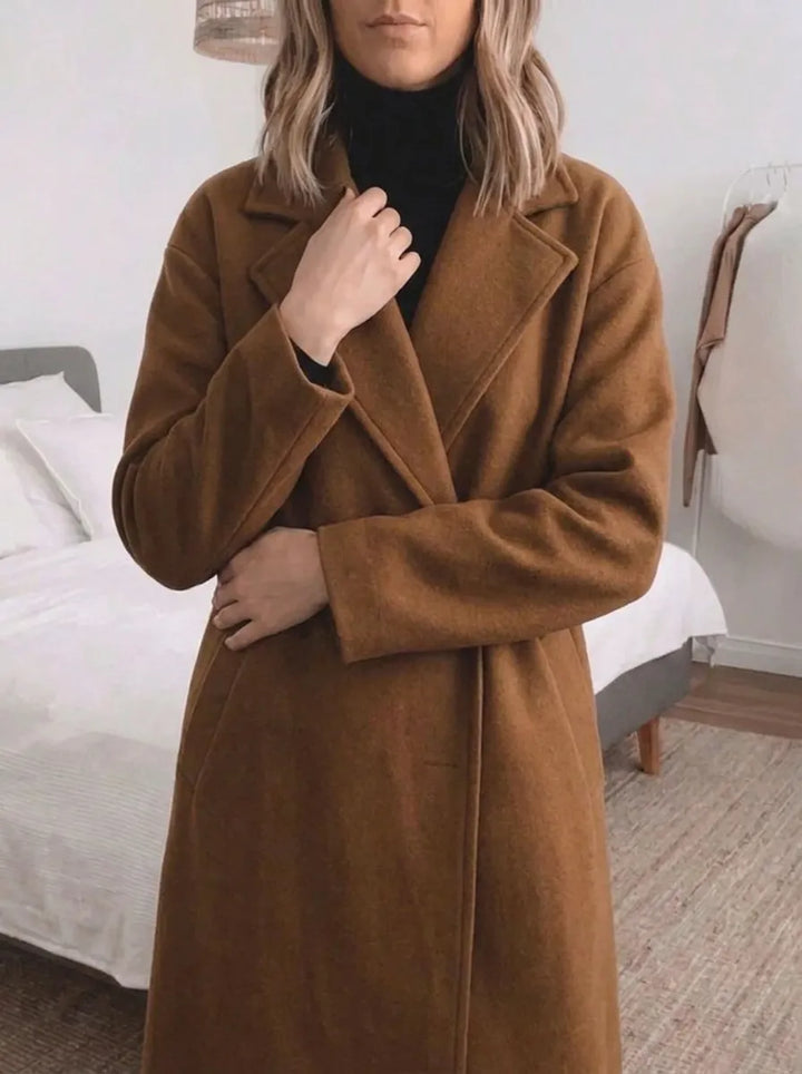 Women's Oversized Coat with Lapels and Double-Breasted Closure