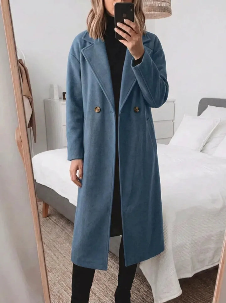 Women's Oversized Coat with Lapels and Double-Breasted Closure