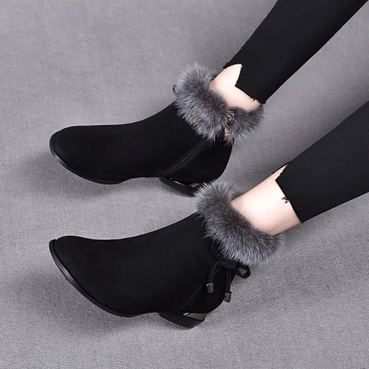 Eleganti | Winter ankle boots lined with faux fur, chic and comfortable