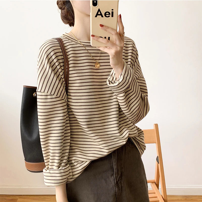 Women's Long Sleeve Shirt with Ribbed Pattern and Loose Fit, view 2 - Elena Harper