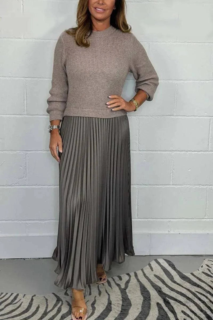 Elegant Maeliq™ maxi dress by Emma & Rose Cape Town, featuring flowing fabric and a stylish silhouette.