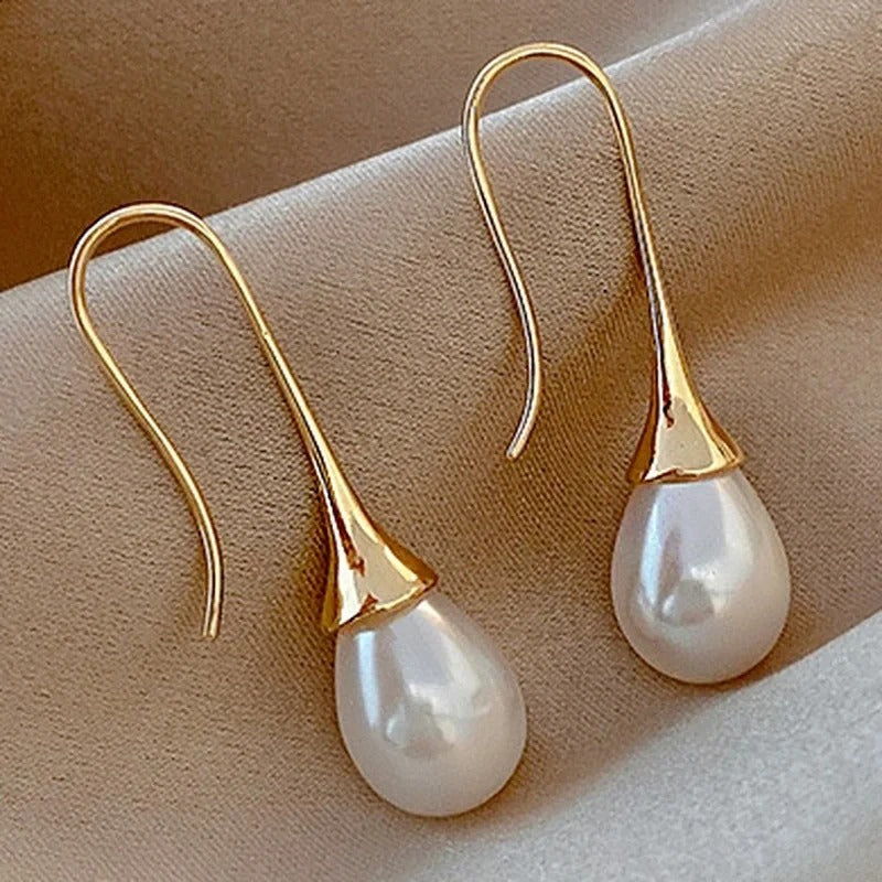 Classic Pearl Helena Earrings - Elena Harper