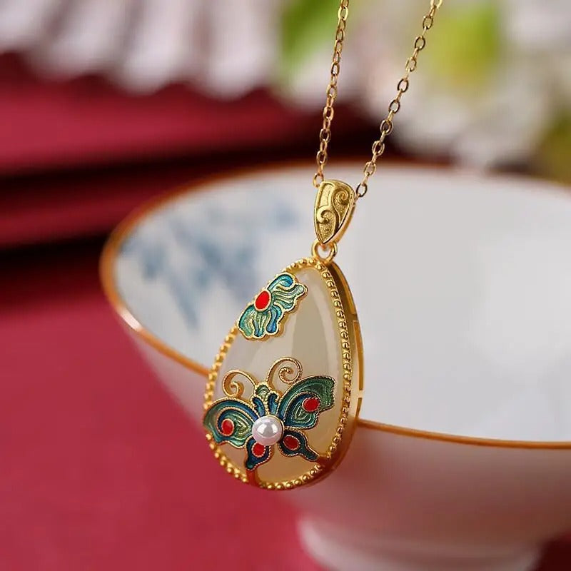 Classic Gold Butterfly & Floral Vintage Pearl Design Necklace