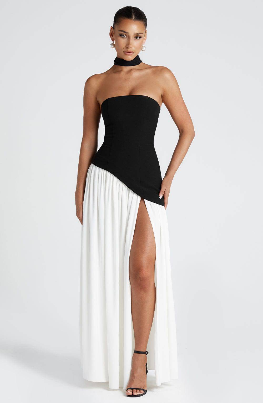 Marisela™ Emma & Rose Cape Town black and white maxi dress with elegant flowy fabric and stylish design.