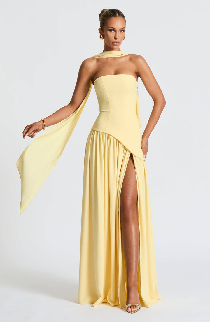Marisela™ Emma & Rose Cape Town lemon maxi dress with a flowing silhouette and sleeveless design, shown in size XS.