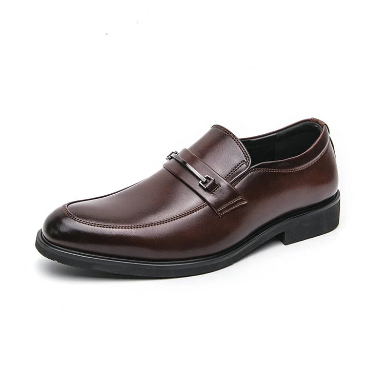 Men's loafers with metallic bar