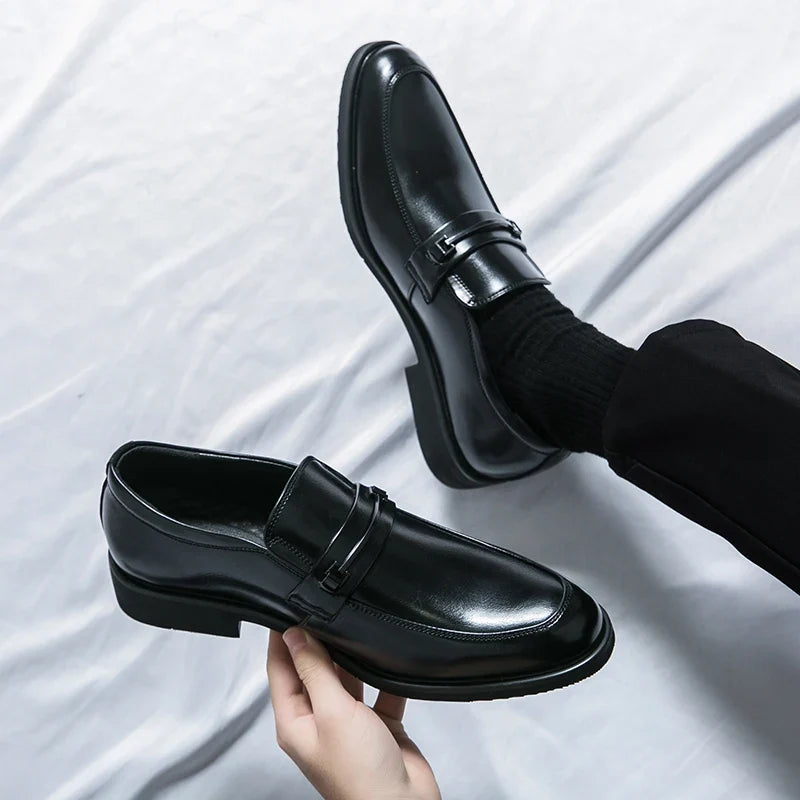 Men's loafers with metallic bar