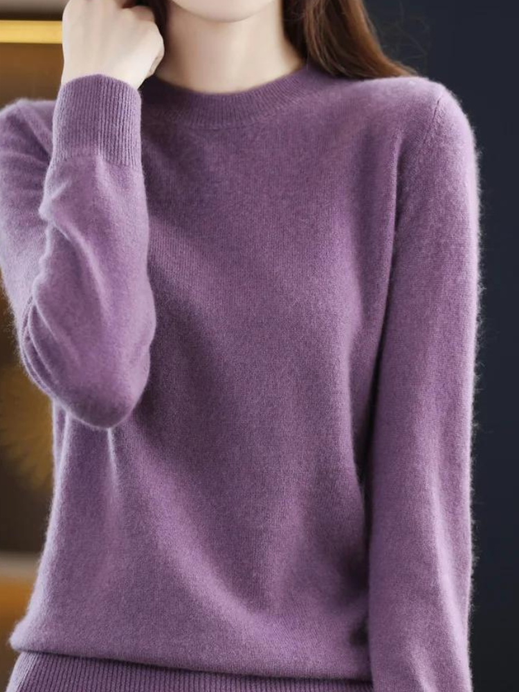 Comfortable Wool Sweater with Long Sleeves