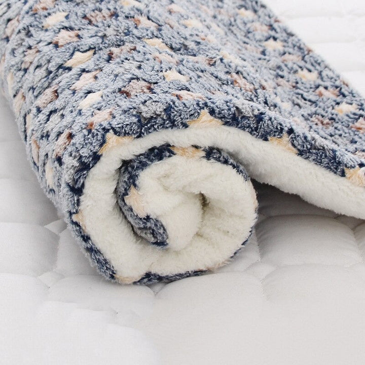 Plush Pet Calming Cloud Blanket for Ultimate Comfort