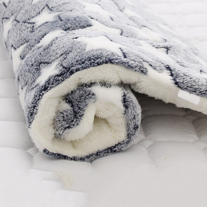 Plush Pet Calming Cloud Blanket for Ultimate Comfort
