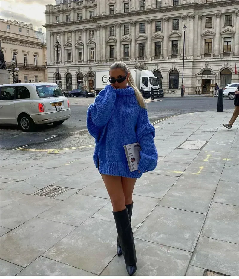 Oversized Women's Turtleneck Sweater in Thick Knit