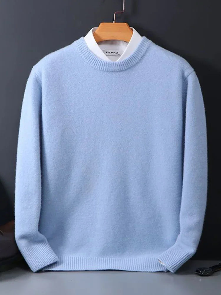 Warm wool sweater for men with a lightweight feel and clean lines