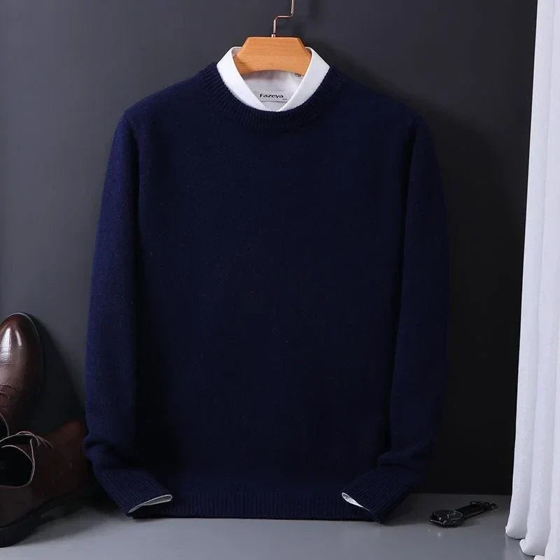 Warm wool sweater for men with a lightweight feel and clean lines