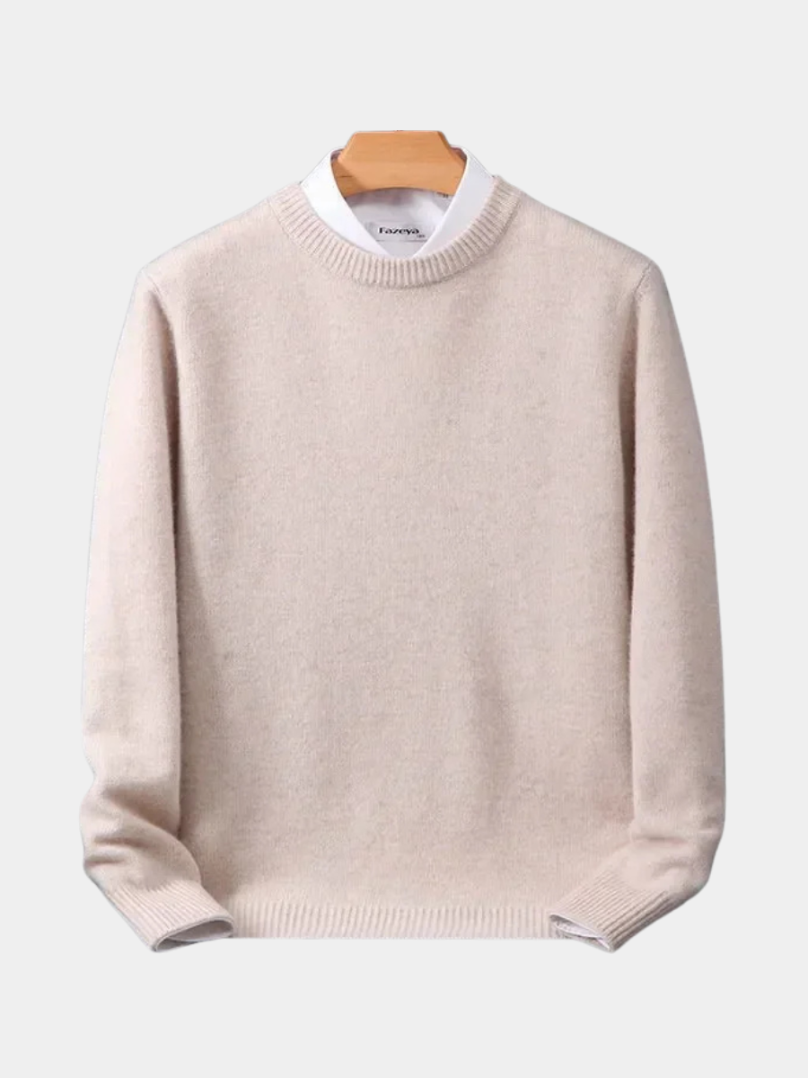 Warm wool sweater for men with a lightweight feel and clean lines