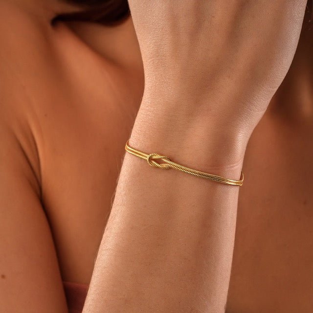 Taisha | Minimalist Bracelet with Knot Detail