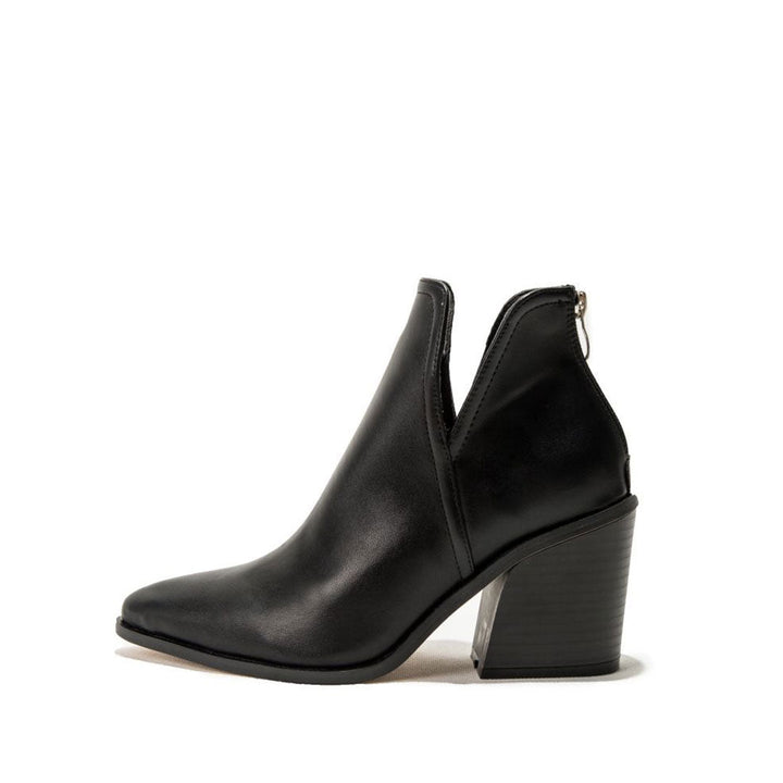 Amelia - Retro ankle boots made of synthetic leather with a notch toe and chunky heel