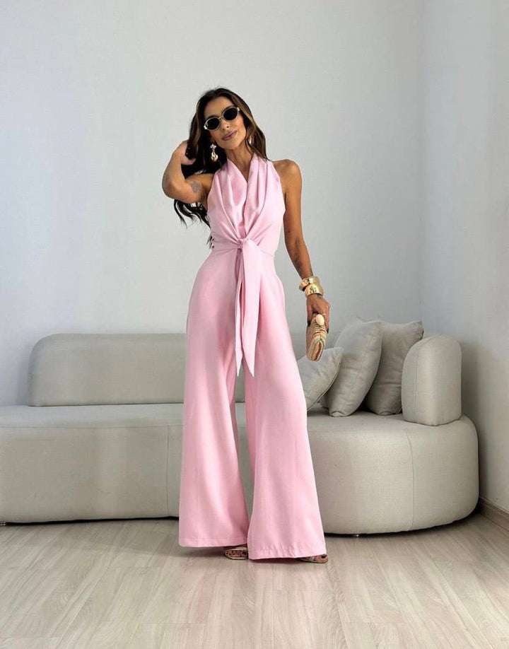 Elegant fluid jumpsuit for women with a defined waist