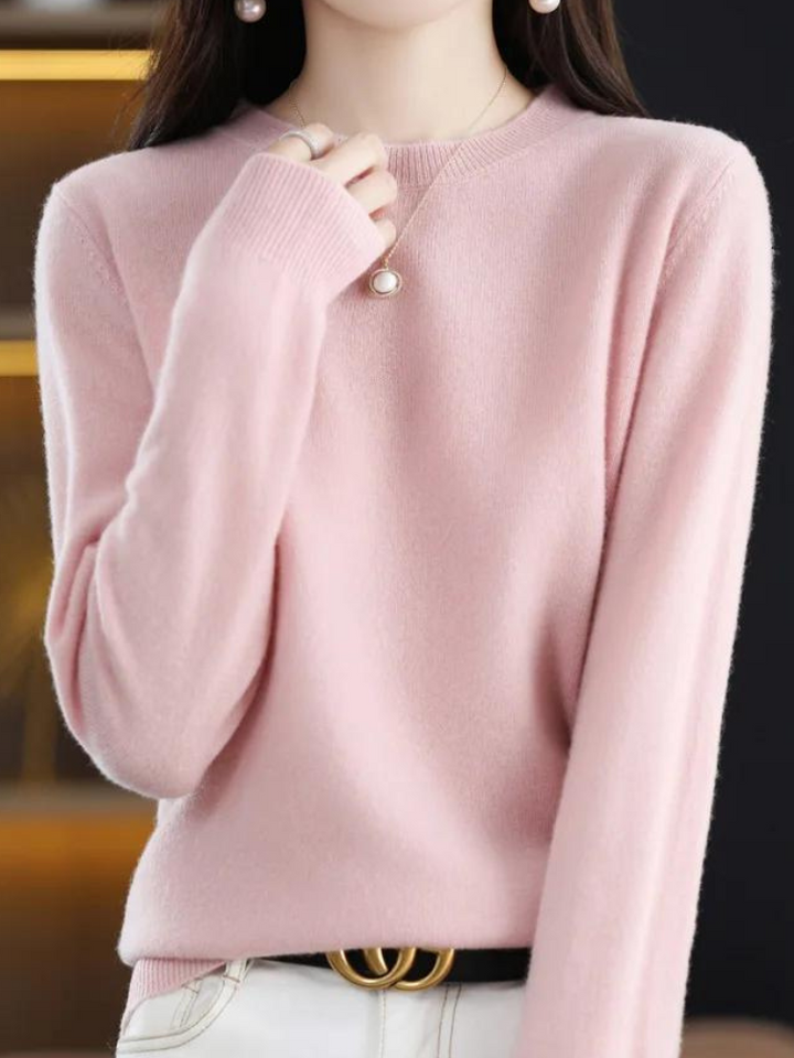 Comfortable wool sweater with long sleeves
