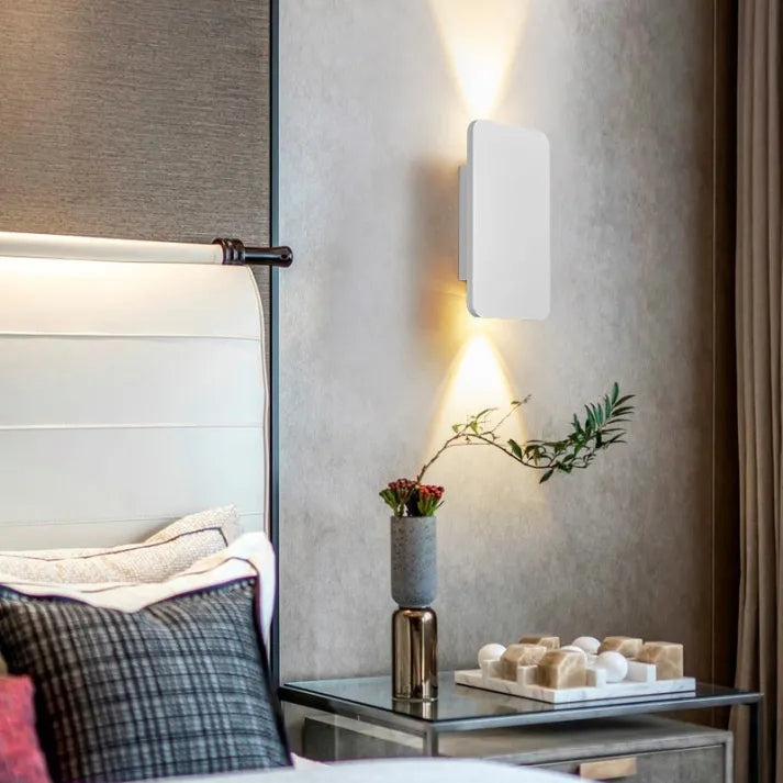 Sleek Indoor LED Wall Lamp - Modern Rectangular Design