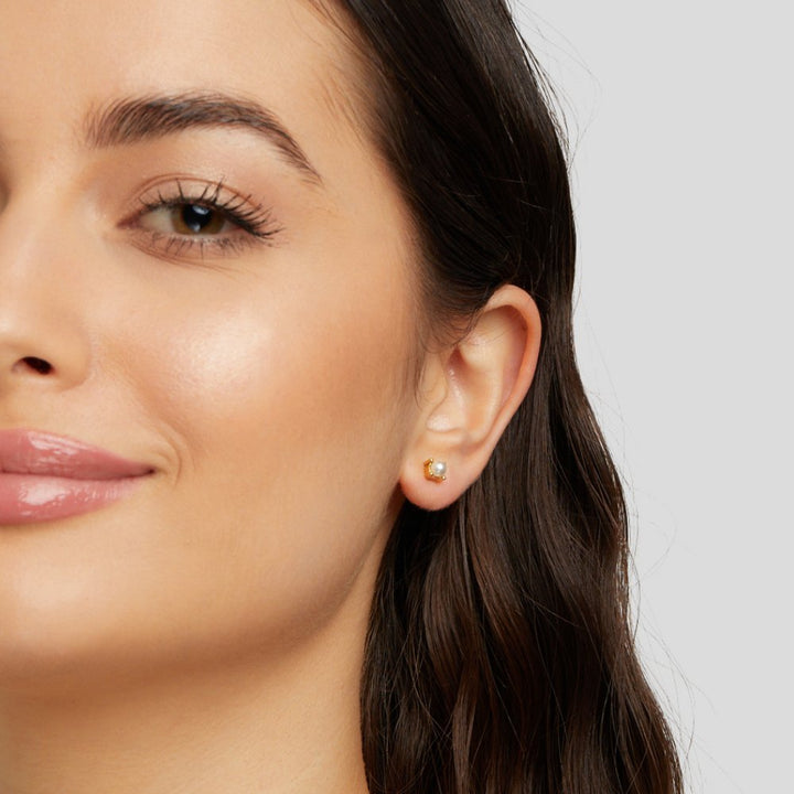 Rebb™  |  Stylish Pearl Stud Earrings