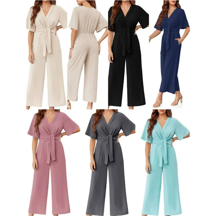 Elegant women's jumpsuit with wide legs and tied belt