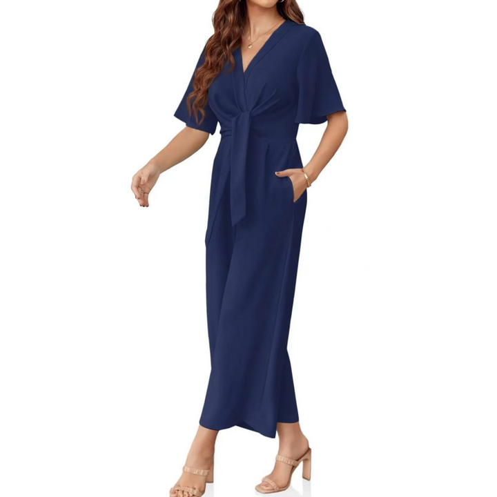 Elegant women's jumpsuit with wide legs and tied belt
