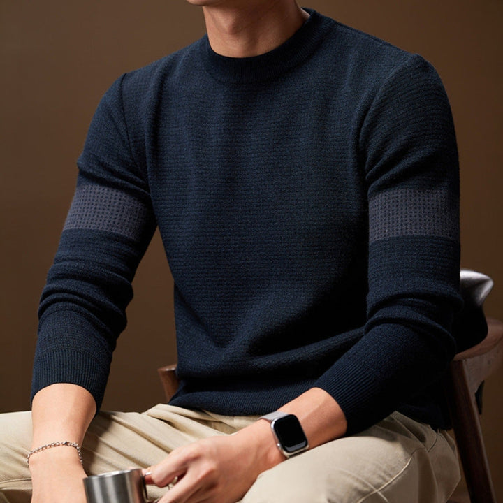 Stylish Knitted Sweater with Round Neck and Ribbed Edges for Men
