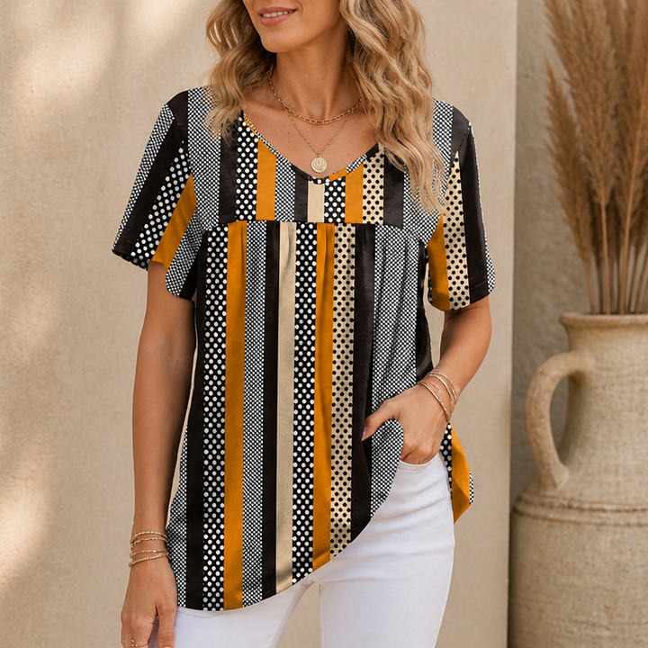 Draveil – Pleated V-Neck Printed Short-Sleeve Top