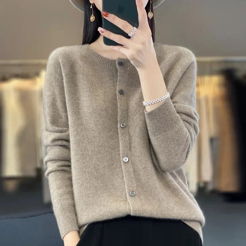 Women's Stylish Button-Front Knit Cardigan Sweater - Cozy & Versatile Layering